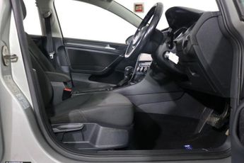 VOLKSWAGEN GOLF 1.6 TDI SE Nav Hatchback 5dr Diesel DSG Euro 6 (s/s) (115 ps)