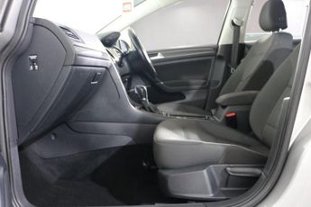 VOLKSWAGEN GOLF 1.6 TDI SE Nav Hatchback 5dr Diesel DSG Euro 6 (s/s) (115 ps)