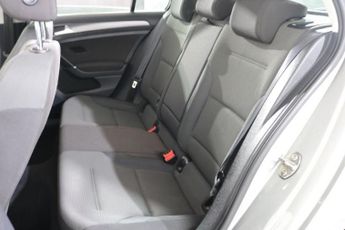 VOLKSWAGEN GOLF 1.6 TDI SE Nav Hatchback 5dr Diesel DSG Euro 6 (s/s) (115 ps)