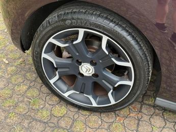 CITROEN DS3 1.6 VTi DStyle Plus Hatchback 3dr Petrol Auto Euro 5 (120 ps)