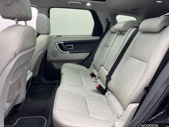 LAND ROVER DISCOVERY SPORT 2.0 TD4 HSE Black SUV 5dr Diesel Auto 4WD Euro 6 (s/s) (180 ps)