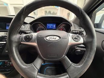 FORD FOCUS 2.0T EcoBoost ST-2 Hatchback 5dr Petrol Manual Euro 5 (s/s) (250