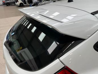 FORD FOCUS 2.0T EcoBoost ST-2 Hatchback 5dr Petrol Manual Euro 5 (s/s) (250