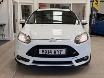 FORD FOCUS 2.0T EcoBoost ST-2 Hatchback 5dr Petrol Manual Euro 5 (s/s) (250
