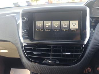 PEUGEOT 2008 1.6 BlueHDi Allure SUV 5dr Diesel Manual Euro 6 (s/s) (100 ps)