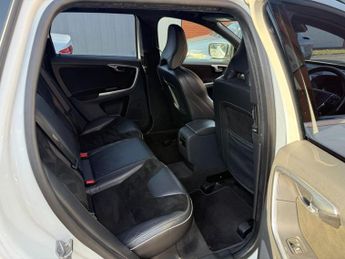VOLVO XC60 2.4 D5 R-DESIGN NAV SUV DIESEL GEARTRONIC AWD 215 BHP