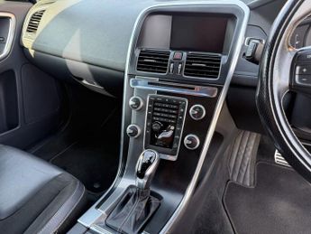 VOLVO XC60 2.4 D5 R-DESIGN NAV SUV DIESEL GEARTRONIC AWD 215 BHP