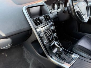 VOLVO XC60 2.4 D5 R-DESIGN NAV SUV DIESEL GEARTRONIC AWD 215 BHP