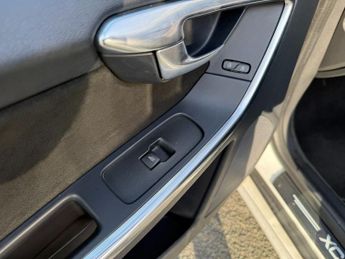 VOLVO XC60 2.4 D5 R-DESIGN NAV SUV DIESEL GEARTRONIC AWD 215 BHP