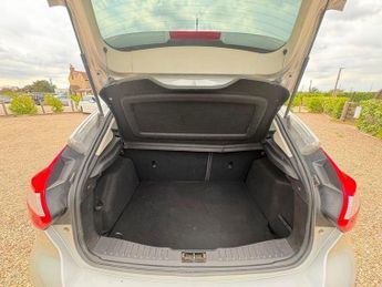 FORD FOCUS 1.6 Edge Hatchback 5dr Petrol Manual Euro 5 (105 ps)