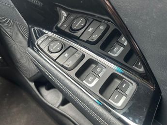 KIA NIRO 1.6 GDi 3 SUV 5dr Petrol Hybrid DCT Euro 6 (s/s) (139 bhp)