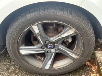 VOLVO V40 1.6 D2 R-Design Hatchback 5dr Diesel Powershift Euro 5 (s/s) (11