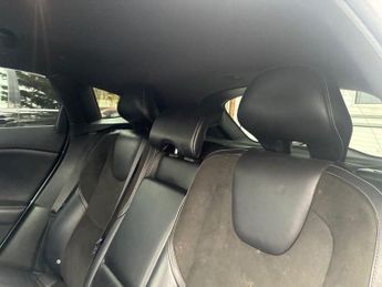 VOLVO V40 1.6 D2 R-Design Hatchback 5dr Diesel Powershift Euro 5 (s/s) (11
