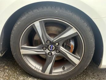 VOLVO V40 1.6 D2 R-Design Hatchback 5dr Diesel Powershift Euro 5 (s/s) (11