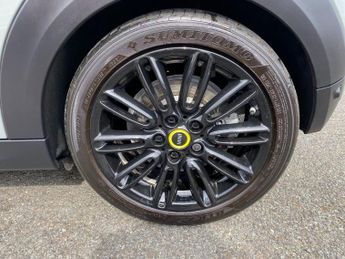 MINI Electric Hatch Cooper SE 32.6kWh Level 2 Hatchback 3dr Electric Auto (184 ps)