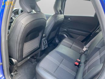 RENAULT CAPTUR 1.6 E-TECH E-Tech engineered SUV 5dr Petrol Hybrid Auto Euro 6 (