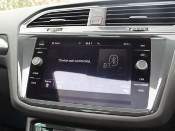 VOLKSWAGEN TIGUAN 2.0 TDI SEL SUV 5dr Diesel DSG 4Motion Euro 6 (s/s) (190 ps)