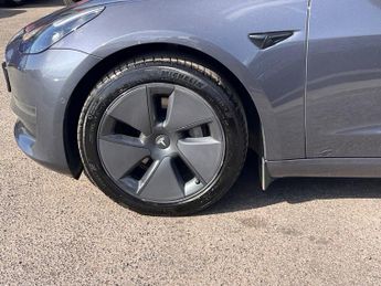 TESLA Model 3 (Dual Motor) Long Range Saloon 4dr Electric Auto 4WDE (346 ps)