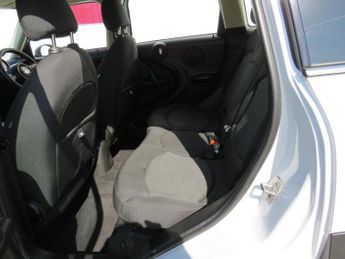 MINI COUNTRYMAN 1.6 One SUV 5dr Petrol Steptronic Euro 5 (98 ps)