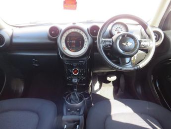 MINI COUNTRYMAN 1.6 One SUV 5dr Petrol Steptronic Euro 5 (98 ps)
