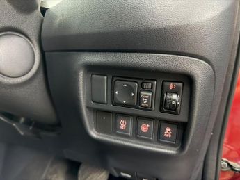 NISSAN JUKE 1.6 Tekna SUV 5dr Petrol XTRON Euro 6 (117 ps)