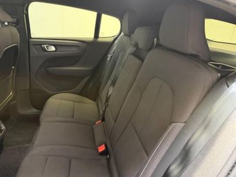 VOLVO C40 Recharge 69kWh Core SUV 5dr Electric Auto (231 ps)