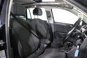VOLKSWAGEN TIGUAN 2.0 TDI SEL SUV 5dr Diesel DSG Euro 6 (s/s) (150 ps)