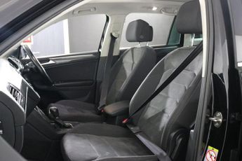 VOLKSWAGEN TIGUAN 2.0 TDI SEL SUV 5dr Diesel DSG Euro 6 (s/s) (150 ps)