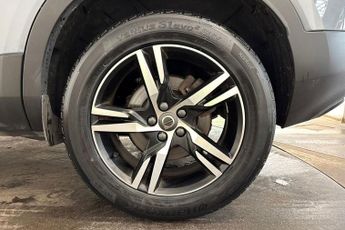 VOLVO XC40 2.0 B4 MHEV R-Design SUV 5dr Petrol Hybrid DCT Auto AWD Euro 6 (