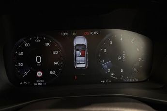 VOLVO XC40 2.0 B4 MHEV R-Design SUV 5dr Petrol Hybrid DCT Auto AWD Euro 6 (