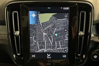 VOLVO XC40 2.0 B4 MHEV R-Design SUV 5dr Petrol Hybrid DCT Auto AWD Euro 6 (