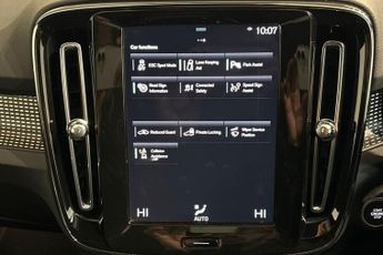 VOLVO XC40 2.0 B4 MHEV R-Design SUV 5dr Petrol Hybrid DCT Auto AWD Euro 6 (