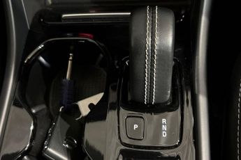 VOLVO XC40 2.0 B4 MHEV R-Design SUV 5dr Petrol Hybrid DCT Auto AWD Euro 6 (