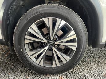 NISSAN X-TRAIL 1.5 DIG-T MHEV Acenta Premium SUV 5dr Petrol Hybrid XTRON Euro 6