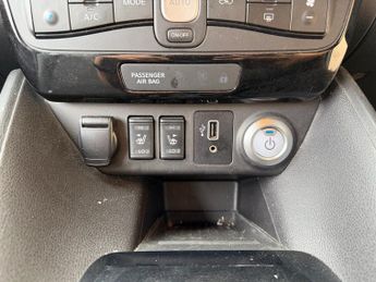 NISSAN LEAF 40kWh N-Connecta Hatchback 5dr Electric Auto (150 ps)