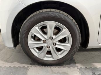 HONDA JAZZ 1.4 i-VTEC ES Hatchback 5dr Petrol CVT Euro 5 (99 ps)