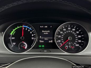 VOLKSWAGEN E-GOLF e-Golf Hatchback 5dr Electric Auto (115 ps)