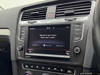 VOLKSWAGEN E-GOLF e-Golf Hatchback 5dr Electric Auto (115 ps)