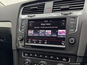 VOLKSWAGEN E-GOLF e-Golf Hatchback 5dr Electric Auto (115 ps)