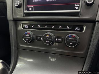 VOLKSWAGEN E-GOLF e-Golf Hatchback 5dr Electric Auto (115 ps)