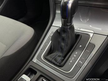 VOLKSWAGEN E-GOLF e-Golf Hatchback 5dr Electric Auto (115 ps)