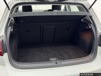 VOLKSWAGEN E-GOLF e-Golf Hatchback 5dr Electric Auto (115 ps)