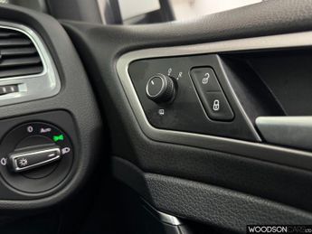 VOLKSWAGEN E-GOLF e-Golf Hatchback 5dr Electric Auto (115 ps)