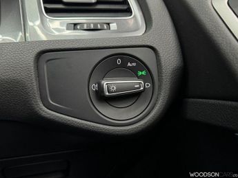 VOLKSWAGEN E-GOLF e-Golf Hatchback 5dr Electric Auto (115 ps)