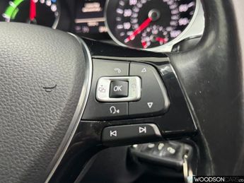VOLKSWAGEN E-GOLF e-Golf Hatchback 5dr Electric Auto (115 ps)