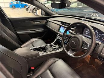 JAGUAR XF 2.0d Chequered Flag Saloon 4dr Diesel Auto Euro 6 (s/s) (180 ps)