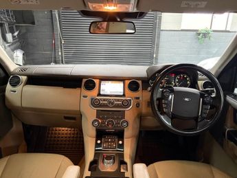 LAND ROVER DISCOVERY 4 3.0 SD V6 HSE SUV 5dr Diesel Auto 4WD Euro 6 (s/s) (256 bhp)
