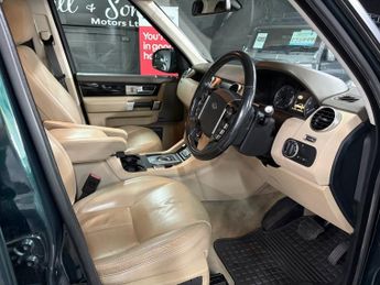LAND ROVER DISCOVERY 4 3.0 SD V6 HSE SUV 5dr Diesel Auto 4WD Euro 6 (s/s) (256 bhp)