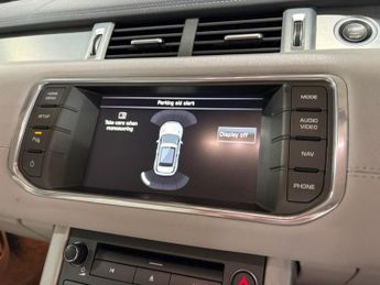 LAND ROVER RANGE ROVER EVOQUE 2.2 SD4 Pure Tech SUV 5dr Diesel Auto 4WD Euro 5 (s/s) (190 ps)