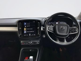 VOLVO XC40 1.5 T3 Momentum SUV 5dr Petrol Auto Euro 6 (s/s) (163 ps)